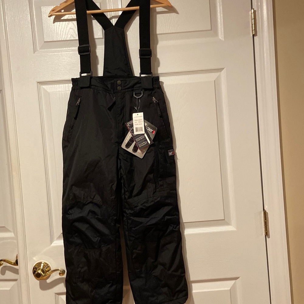 Weatherproof NWT boys ski/snow pants . Size 10/12